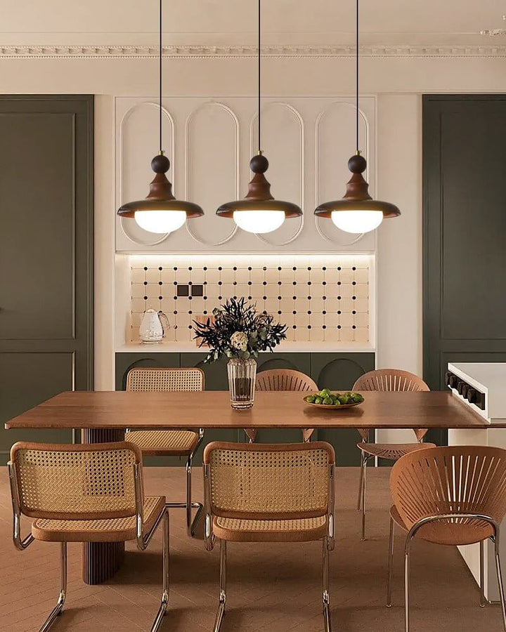 Hanglamp met houten accenten