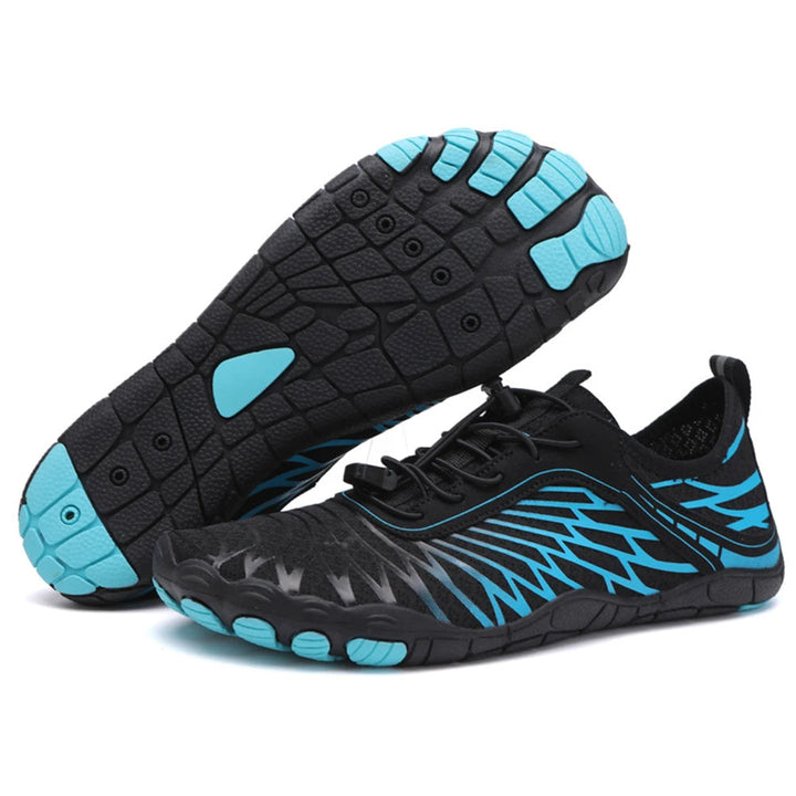 Duurzame unisex waterschoenen met stevige rubberen zool en ademend mesh voor langdurig gebruik.