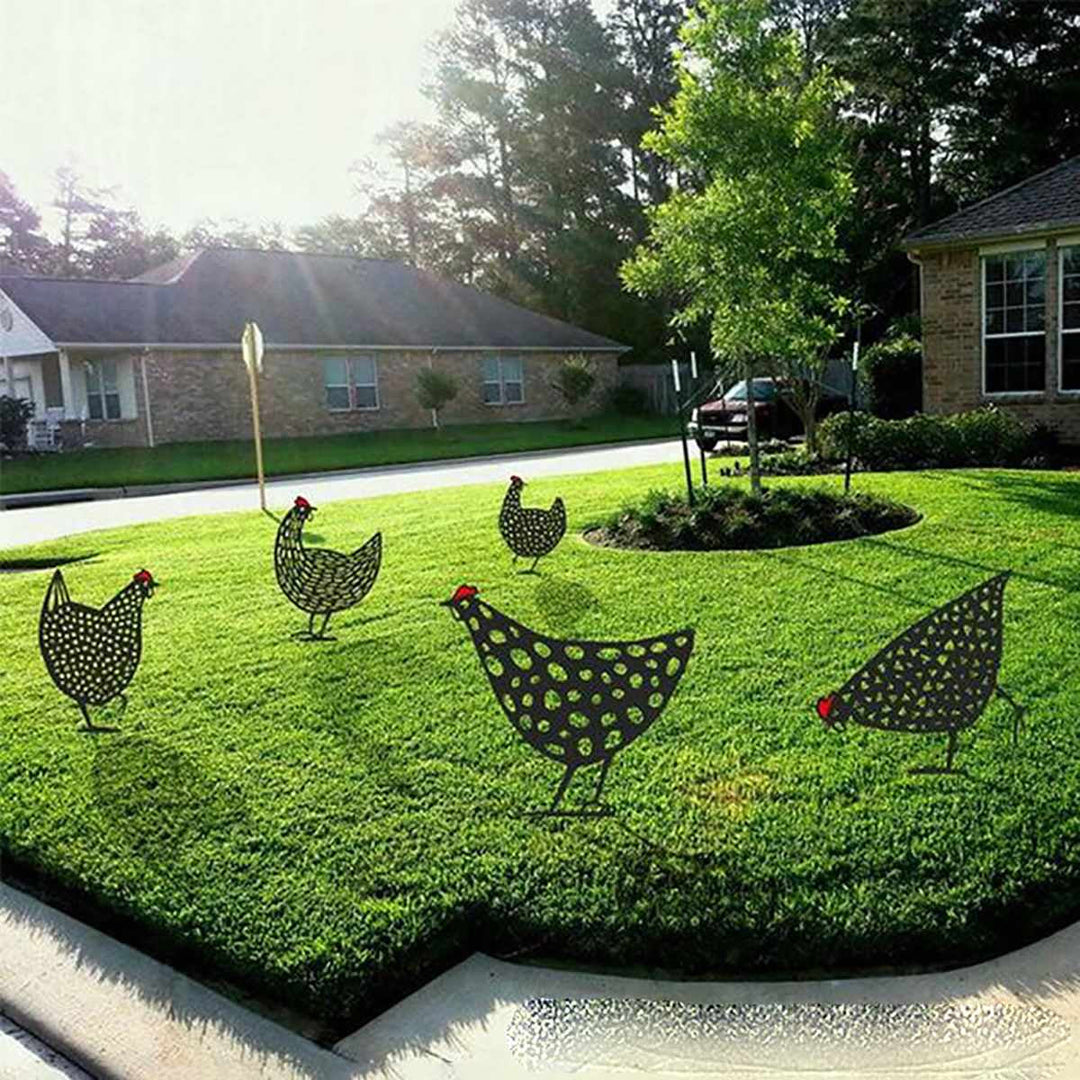 Gedetailleerde zwarte acryl kippen tuinbeelden, perfect als decoratie en cadeau voor tuinliefhebbers.