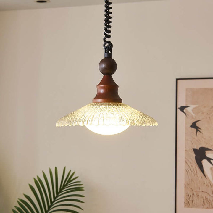 Hanglamp met houten accenten