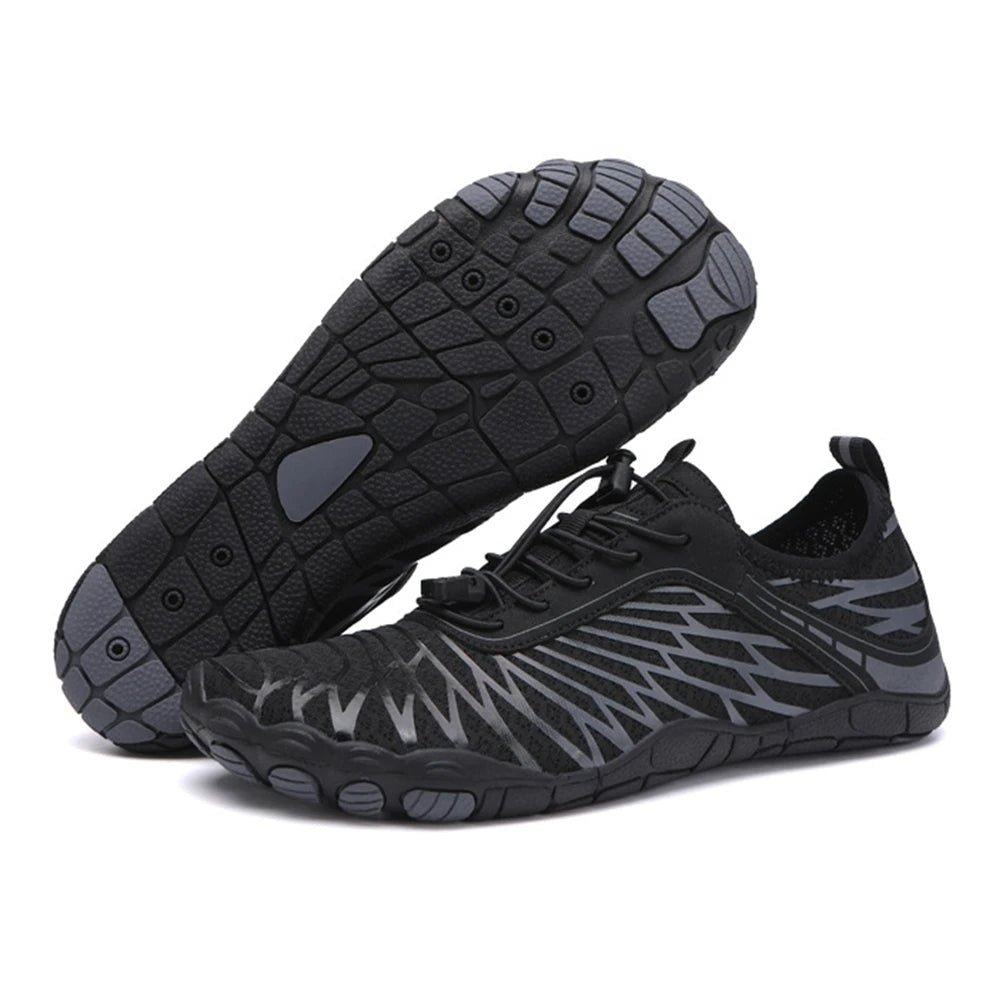 Lichtgewicht unisex waterschoenen met flexibel mesh bovendeel, ideaal voor comfortabel zwemmen.