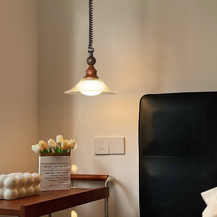 Hanglamp met houten accenten