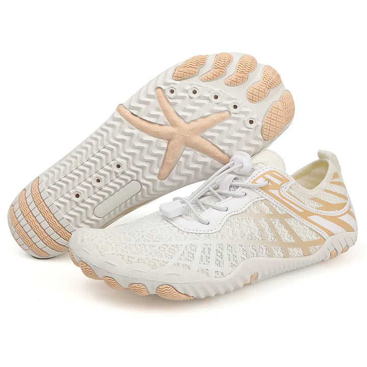 Gemakkelijk aan te trekken unisex zwemschoenen met flexibele opening, ideaal voor watersport.