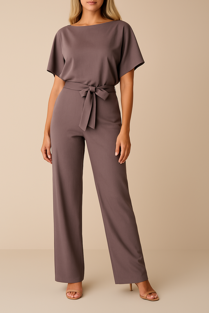 Chique zwarte dames jumpsuit, perfect voor avondgelegenheden en een tijdloze, elegante stijl.