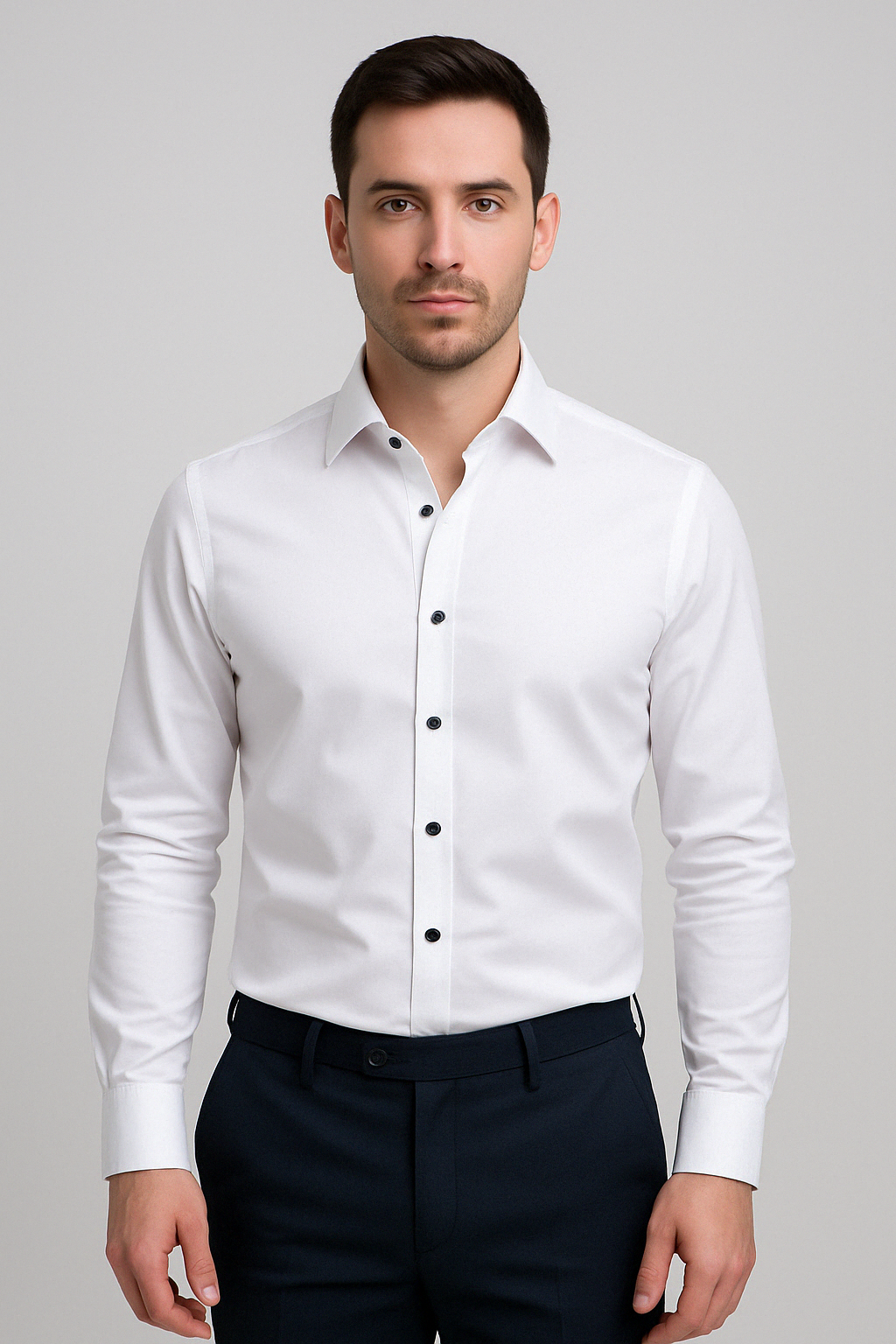 Klassiek herenoverhemd, strijkvrij en kreukvrij. Essentieel voor een nette, onderhoudsvrije garderobe.