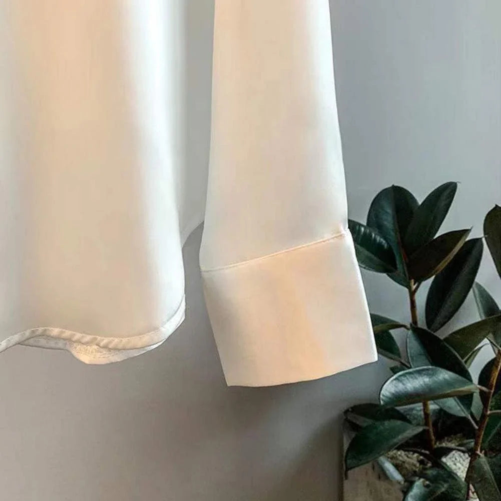 Myra blouse voor dames, modieus en met lange mouwen. Deze klassieke top is een must-have voor elke garderobe.