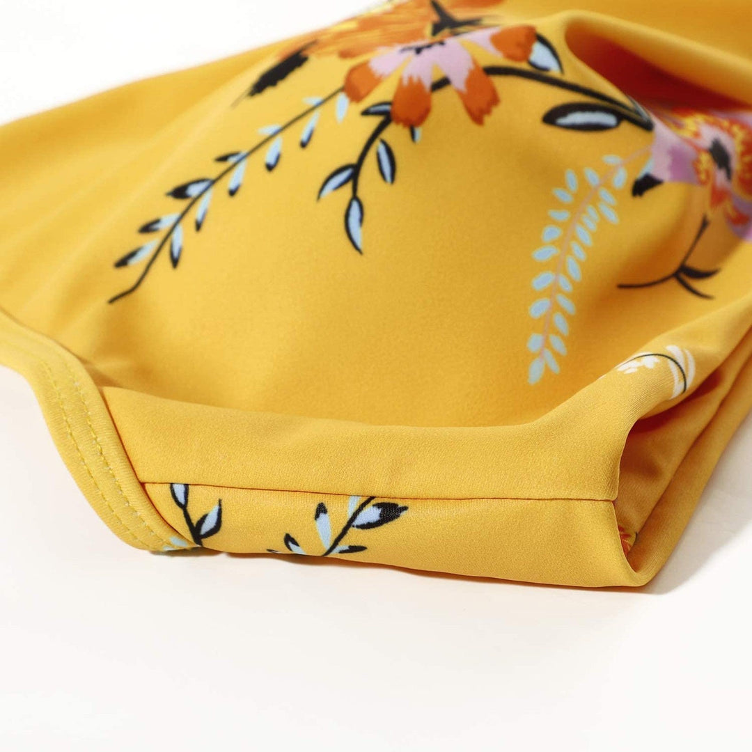 Comfortabele high waisted damesbikini, geniet van je vakantie zorgeloos aan het water.