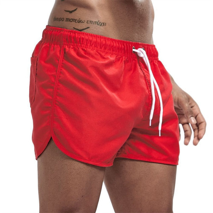 Kleurrijke heren zwemshort voor zomerse dagen aan het strand of zwembad. Comfortabel en sportief.