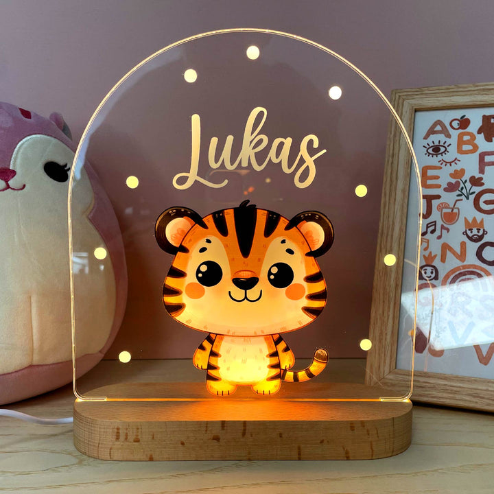 Gezellig dierennachtlampje met naam, LED, van plexiglas. Voor een rustige sfeer in de kinderkamer.