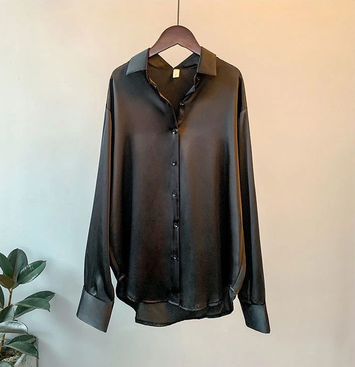 Comfortabele Myra blouse voor dames; een veelzijdige top met lange mouwen, verkrijgbaar in diverse maten.