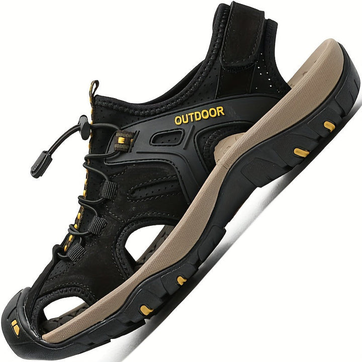 "Ademend heren bergsandalen, stevig, met gesloten teen en elastische riemen, perfect voor avontuurlijke buitenactiviteiten."