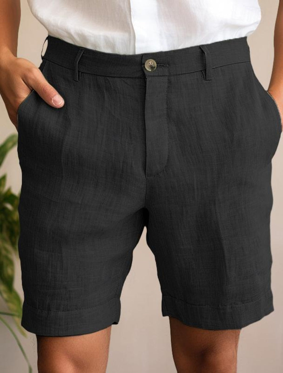 "Ademende linnen zomershorts voor heren in wit, stijlvol en comfortabel met elastische tailleband en trekkoord."