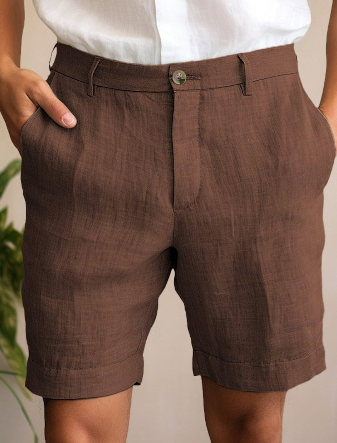 "Ademende linnen zomershorts voor heren in wit, stijlvol en comfortabel met elastische tailleband en trekkoord."