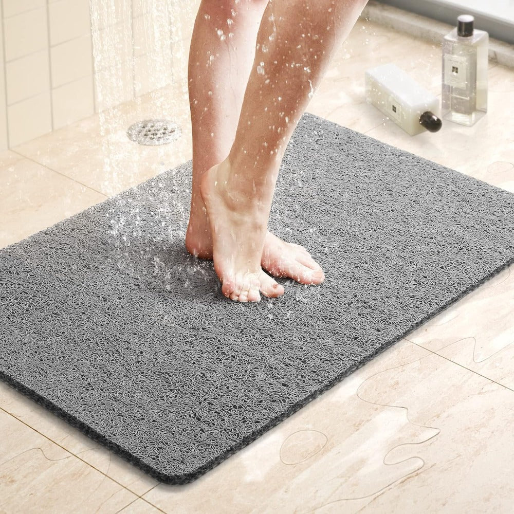 Antislip douchemat voor veilige badkamer; voorkomt uitglijden, met zuignappen voor extra grip.