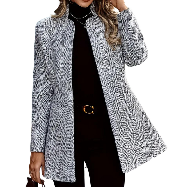 "Ava Blazer voor Vrouwen in grijs, elegant en veelzijdig, met een chique en moderne pasvorm voor elke gelegenheid."
