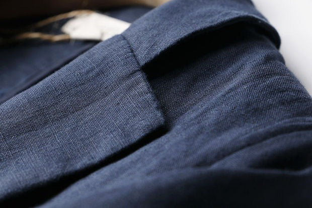 Grijze dames blazer, lichtgewicht en stijlvol, essentieel voor een veelzijdige en modieuze garderobe.