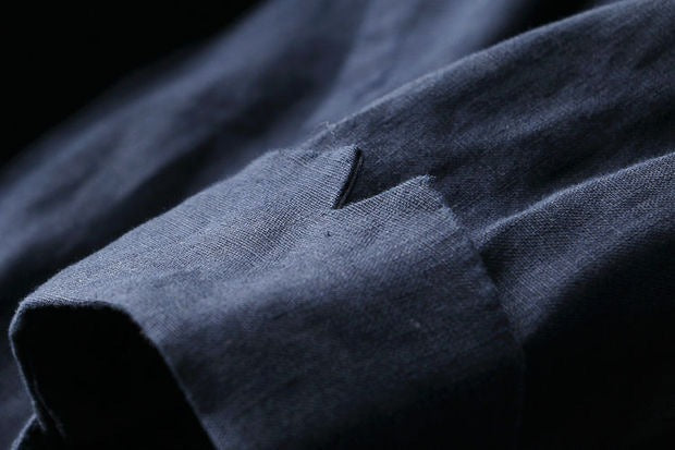 Elegante damesblazer in lichtgewicht stof, ademend en veelzijdig voor zakelijke en casual looks.