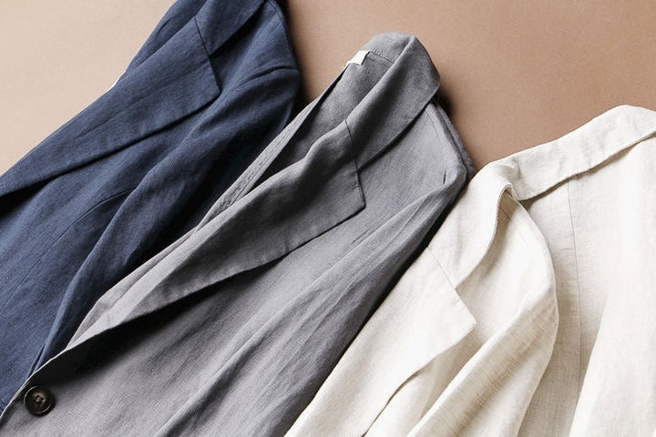 Lichtgewicht damesblazer, veelzijdig en ademend, verkrijgbaar in beige, marineblauw en grijs.