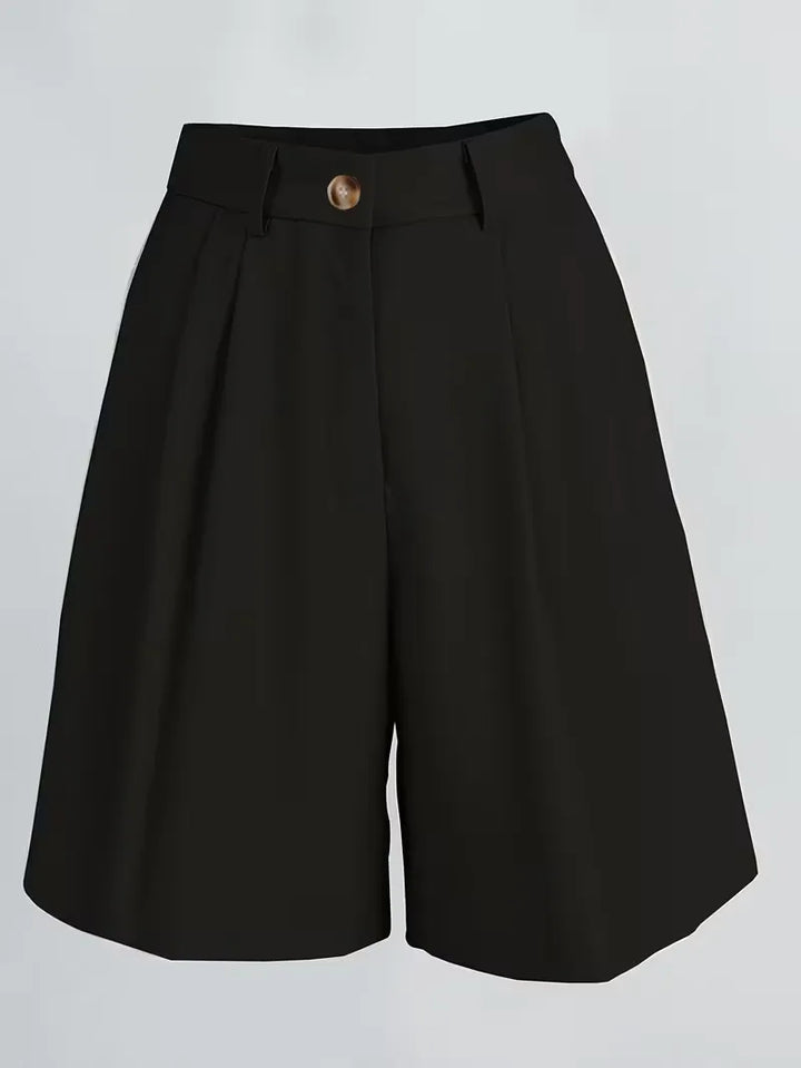 Comfortabele mokka high-waist shorts, dames model met rechte pijpen en details als plooien, perfect voor de zomer.