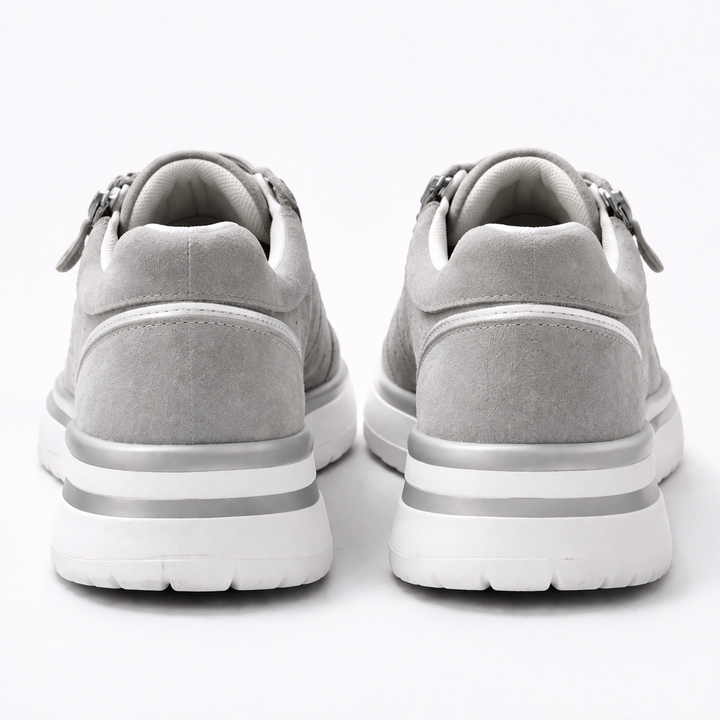 Beige orthopedische dames sneakers Nicole, met demping en flexibele zool voor extra loopcomfort en stabiliteit.
