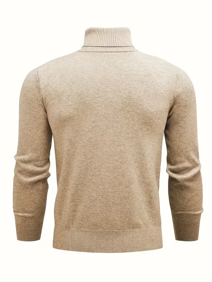 Modieuze beige heren coltrui met lange mouwen, warm en comfortabel voor herfst en winter.