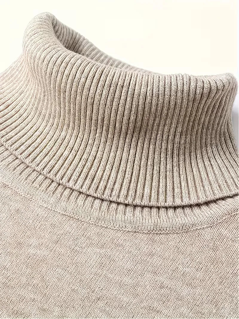 Zachte beige heren coltrui, met lange mouwen voor warmte en stijl in de winter.