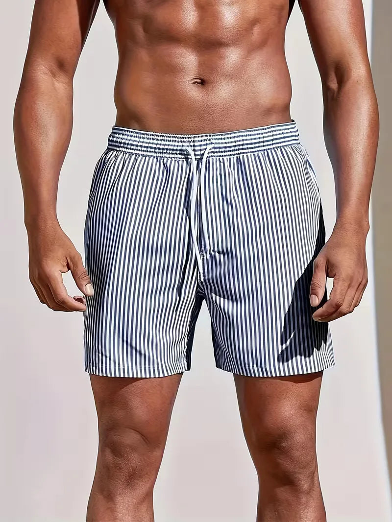 Stijlvolle gestreepte heren zwemshorts, perfect voor een casual look op vakantie, strand of zwembad.