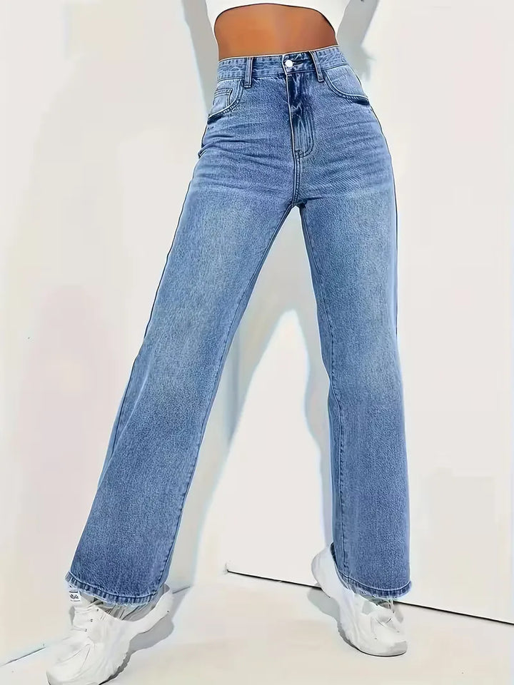 Veelzijdige blauwe straight jeans voor dames, ideaal voor casual lente- en zomeroutfits.