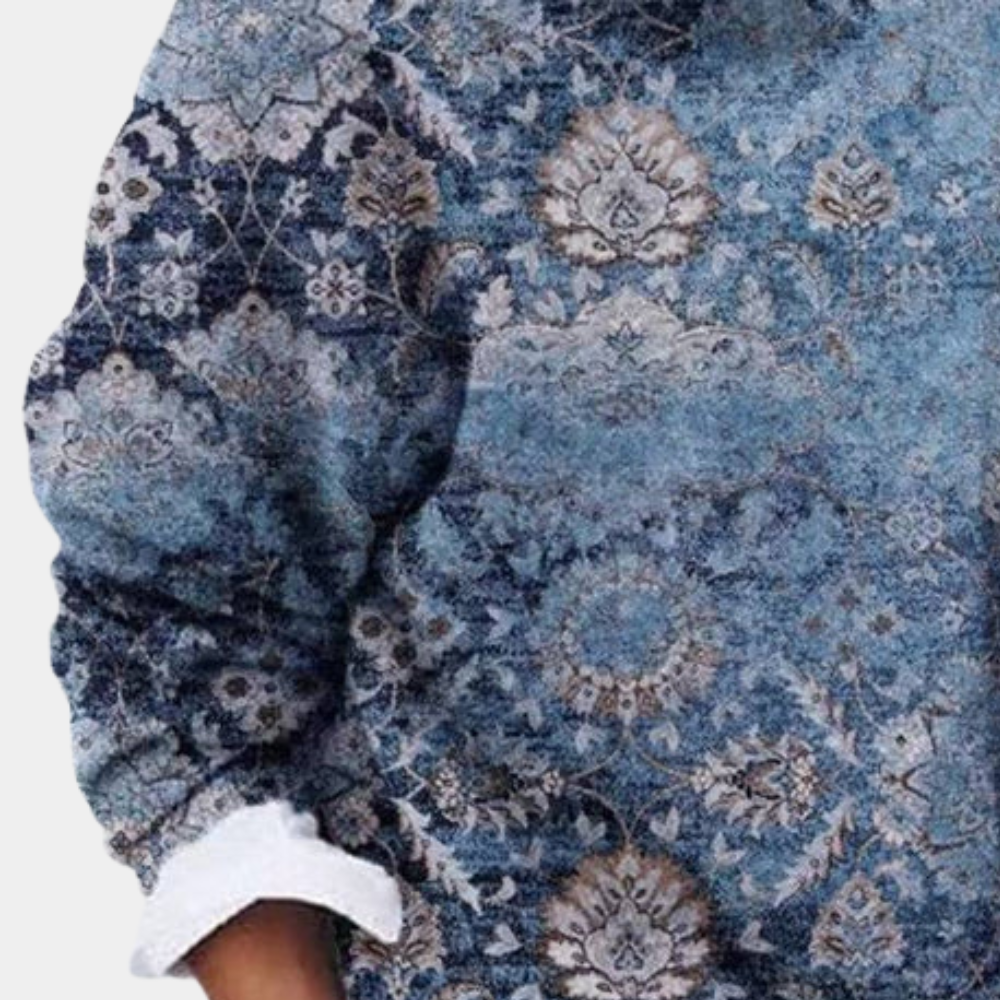 "Blauwe lichte zomertrui voor dames met trendy print, comfortabel en stijlvol, perfect voor veelzijdige outfits."