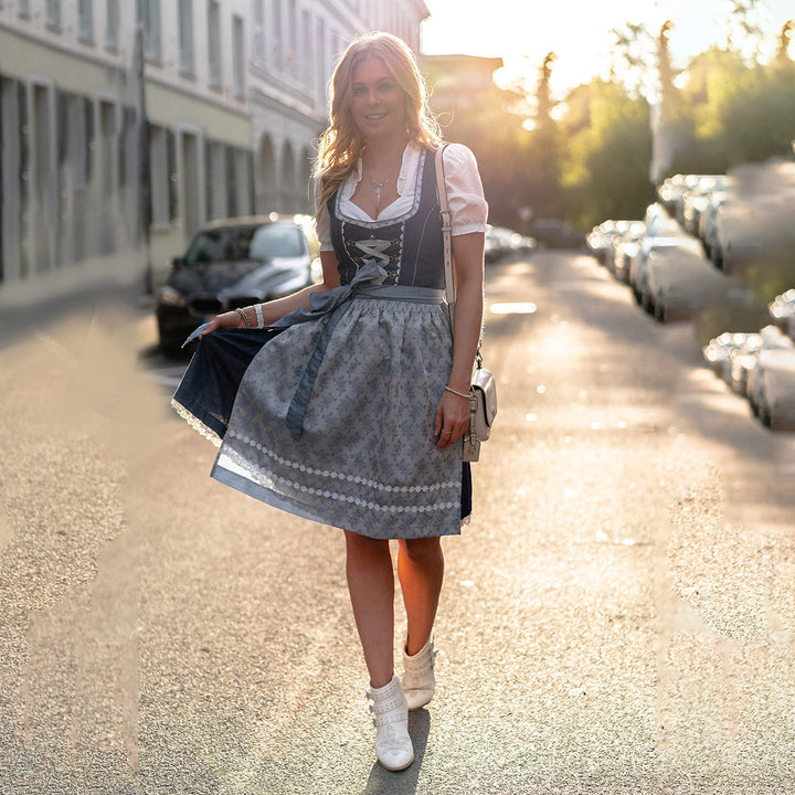 "Blauwe traditionele dirndl jurk met schort, klassiek ontwerp, elegante stijl, dameskleding S-3XL voor feestelijke gelegenhed