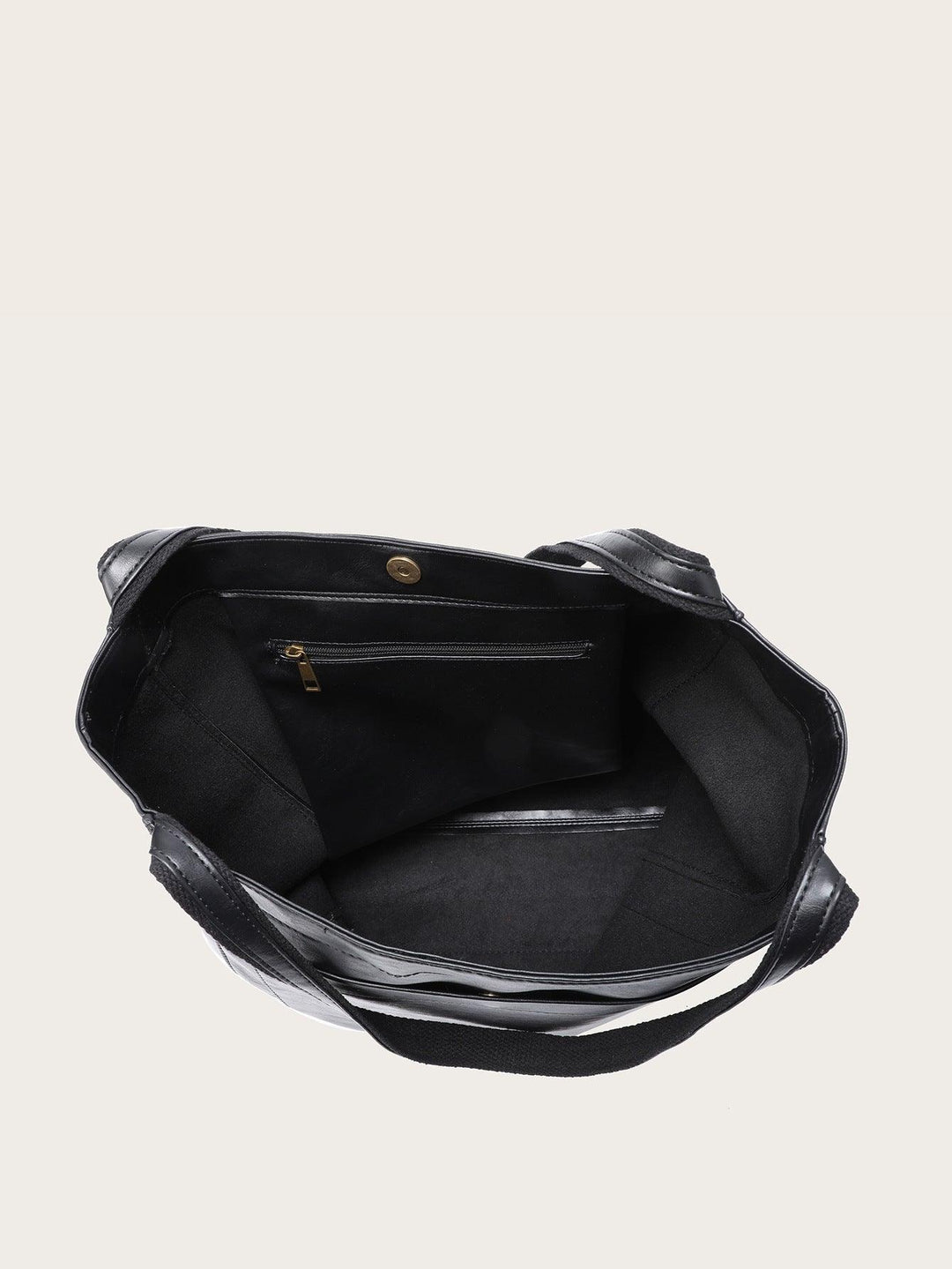 Bruine dames handtas met leerlook, ruim ontwerp voor dagelijks gebruik. Comfortabele en elegante schoudertas.