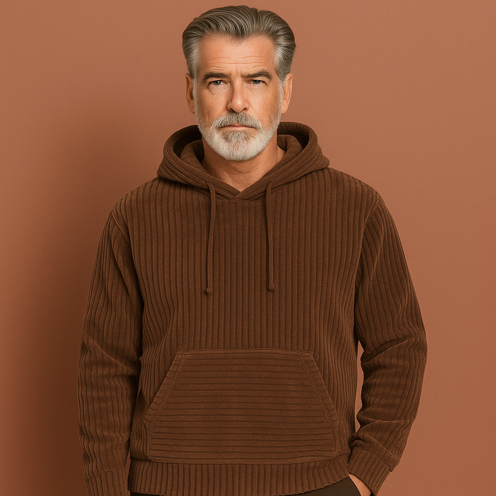 Bruine heren hoodie met relaxte pasvorm, ideaal voor casual comfort en dagelijkse herfst-winter mode.
