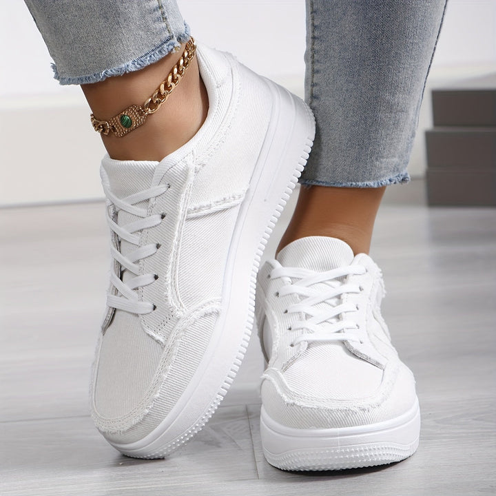 "Casual dames sneakers in diverse kleuren, comfortabel, ademend design ideaal voor dagelijks gebruik."