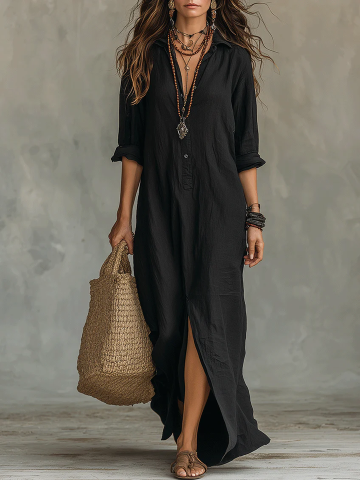 Zomerse bohemian dames maxi jurk, comfortabel losvallend met overhemdkraag en zijsplit.