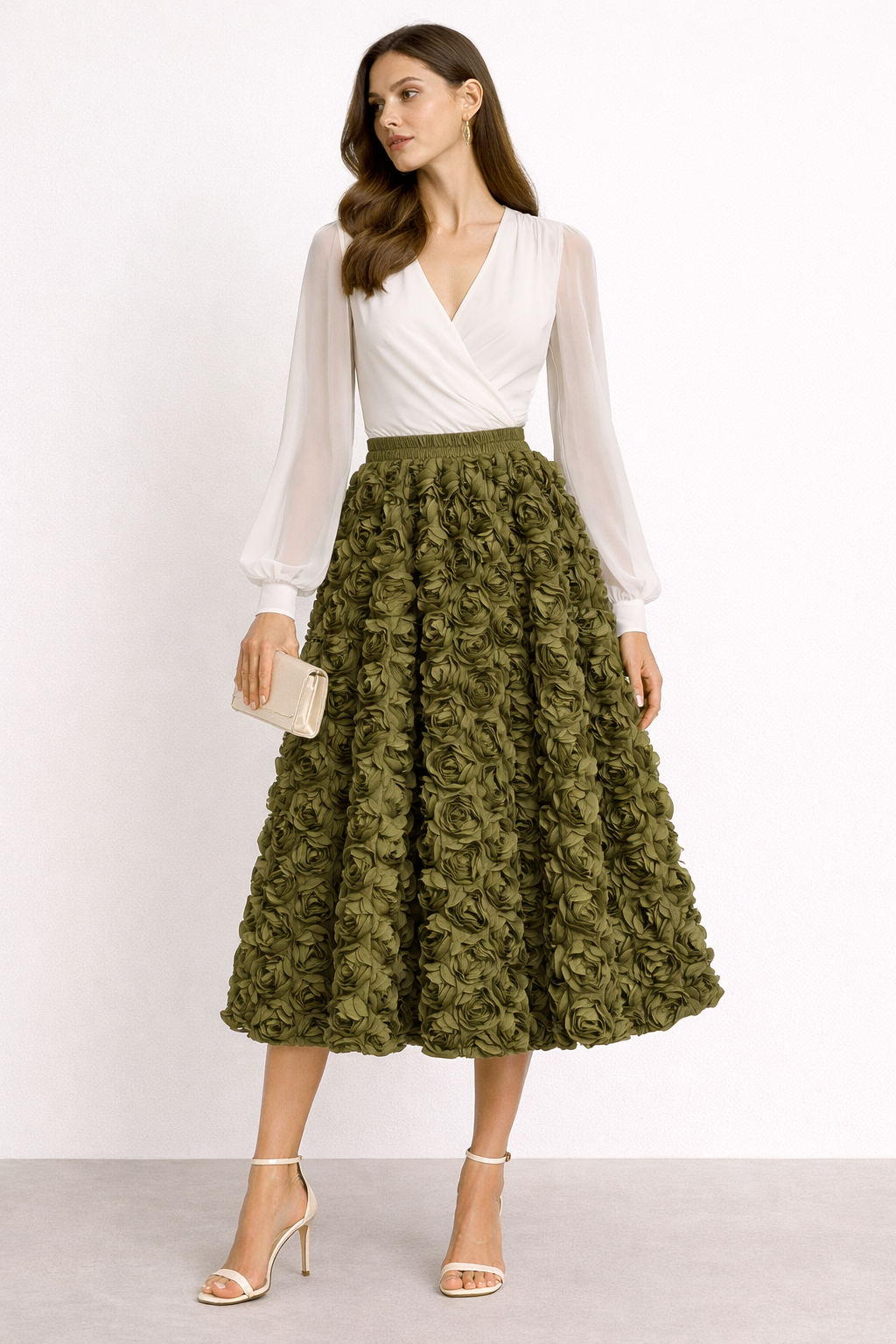 Rosa bloemen midirok met volume en reliëf voor dames. Een elegante en veelzijdige keuze voor lente/zomer.