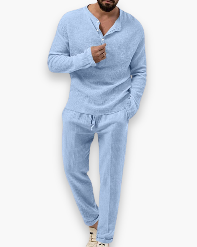 Elegante casual herenset voor de zomer, luchtig en comfortabel. Twee-delige outfit perfect voor warme dagen.