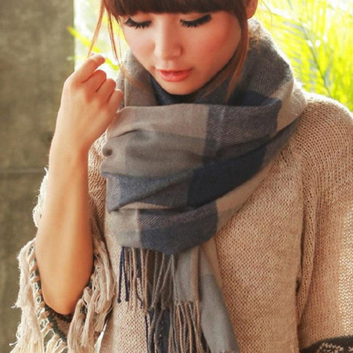 Coleen kasjmier sjaal met ruitenpatroon in beige, 180x50 cm, modieuze en warme winteraccessoire voor dames.