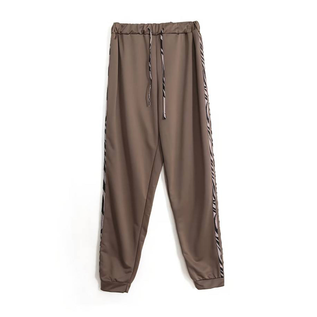 Ademend dames trainingspak. Ideaal voor lente, zomer & herfst, als casual kleding of chique loungewear.