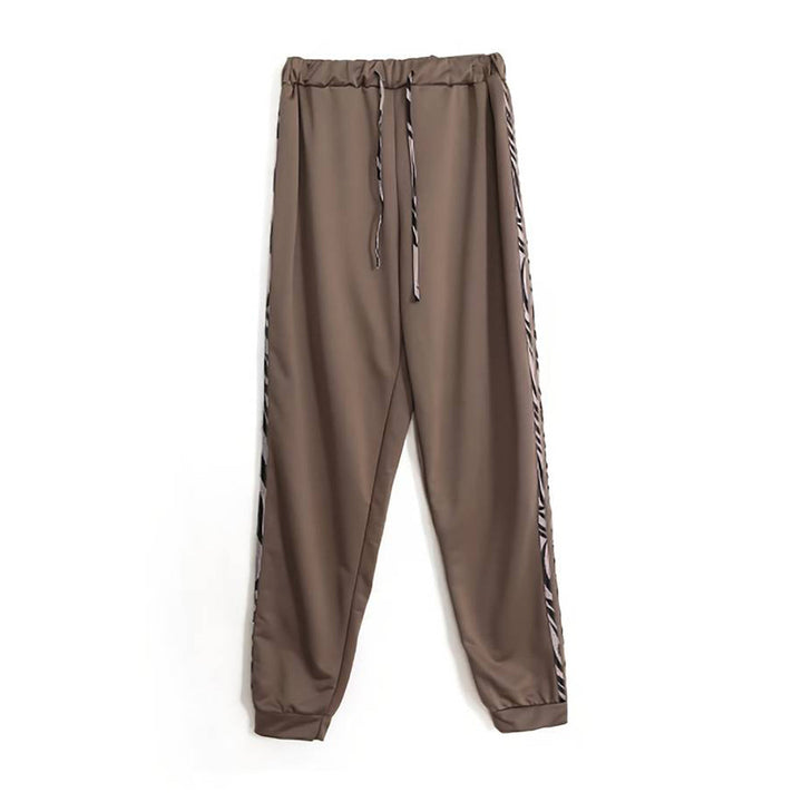 Ademend dames trainingspak. Ideaal voor lente, zomer & herfst, als casual kleding of chique loungewear.