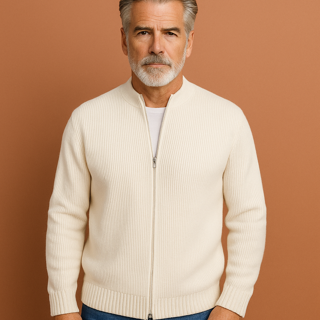 Zacht beige herenvest met rits. Tijdloos, comfortabel en veelzijdig voor elke gelegenheid in herenmode.