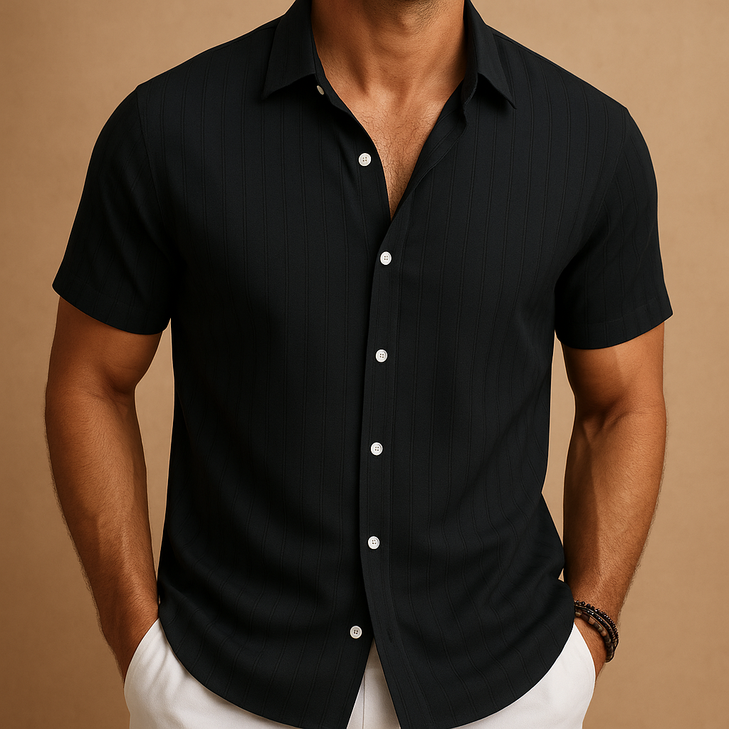 Casual & stijlvol herenoverhemd korte mouw, effen. Comfortabele zomerkleding voor een nette look.