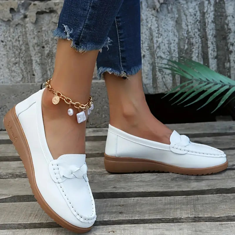 Zachte dames instappers met antislipzool, comfortabel voor de hele dag. Casual slip-on schoenen, ideaal voor de zomer.