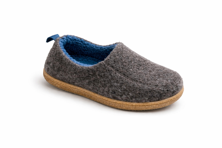 Detail van het zachte binnenmateriaal van deze comfortabele orthopedische dames sloffen met warme voering.