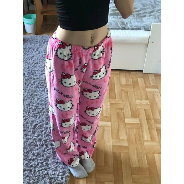"Comfortabele Hello Kitty dames pyjamabroek, speels design, zacht materiaal, ideaal voor stijlvolle slaapkleding."
