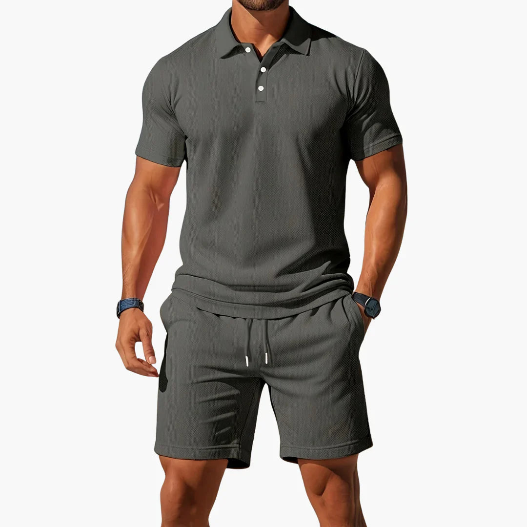 Heren tweedelige set: stijlvol ademend poloshirt en comfortabele korte broek voor zomerse outfits.