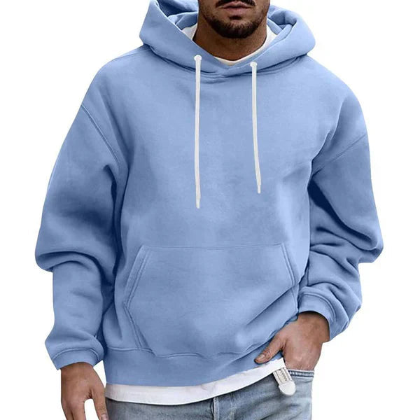 Comfortabele heren hoodie met buikzak in modern fit, ideaal voor casual stijl en relaxte dagen.