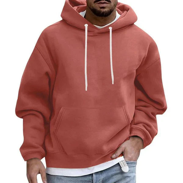 Bordeauxrode heren hoodie met buikzak. Stijlvolle en comfortabele casual trui, ideaal voor herfstmode.