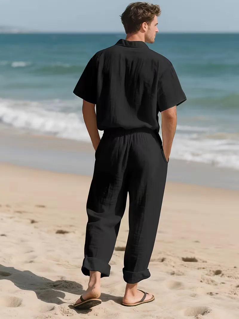 Comfortabele tweedelige heren zomer set, perfect voor casual gelegenheden en reizen.