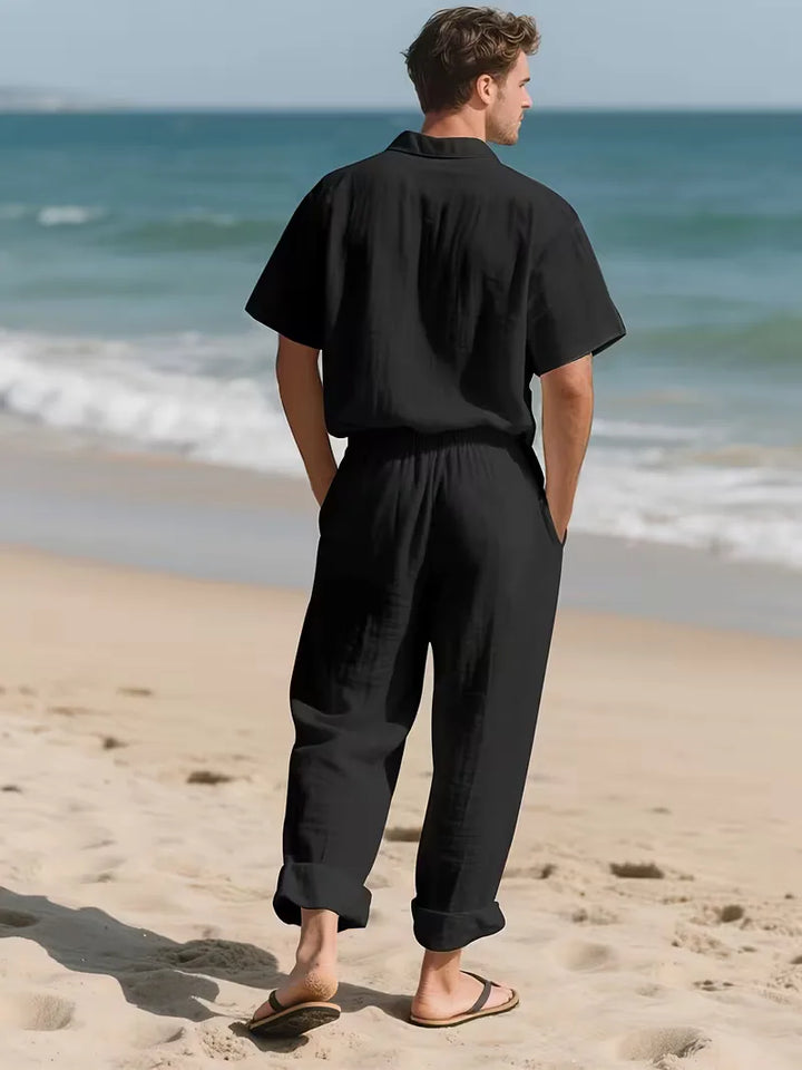 Comfortabele tweedelige heren zomer set, perfect voor casual gelegenheden en reizen.