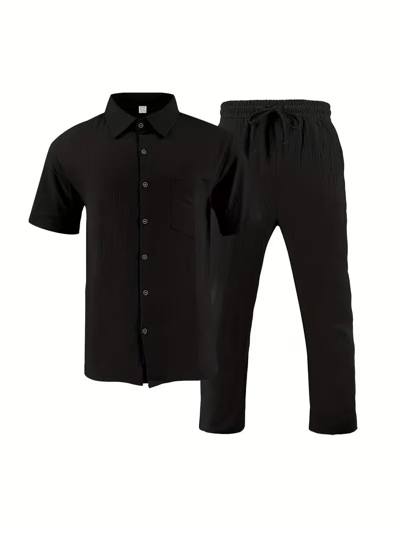Heren casual zomerkledingset met korte mouwen en V-hals, ideaal voor zonnige dagen.